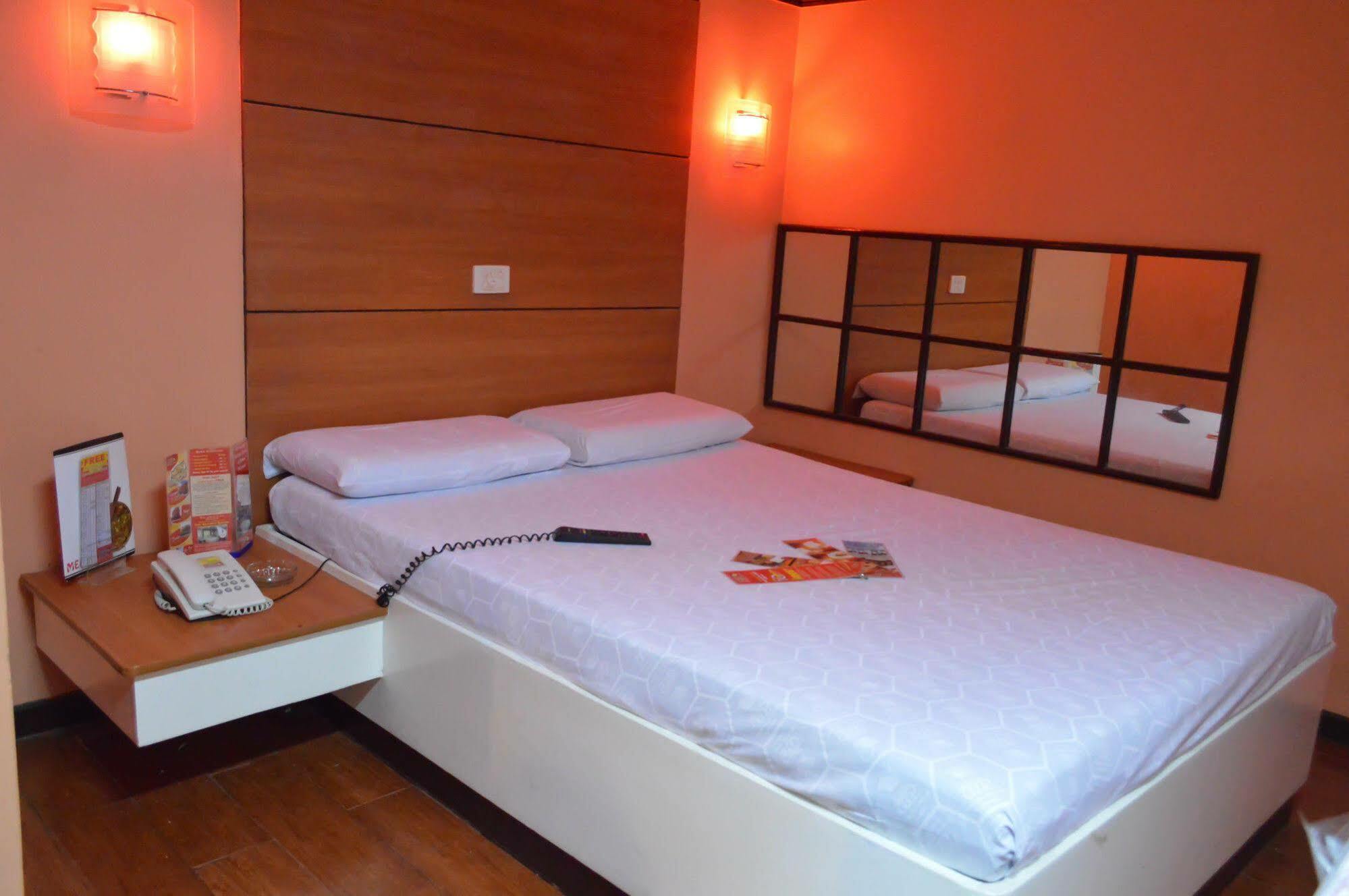 Hotel Sogo Avenida Manilla Buitenkant foto